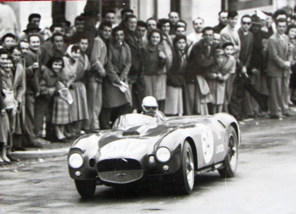 Lancia Racer with Piero Taruffi Mille Miglia 1954 Factoryphoto (8710)